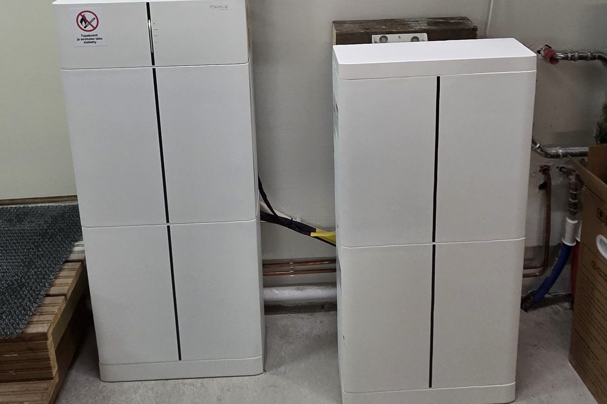 Solax 12 kWh akusto ja hybridi-invertteri
